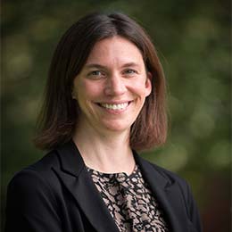 Erin Farren headshot